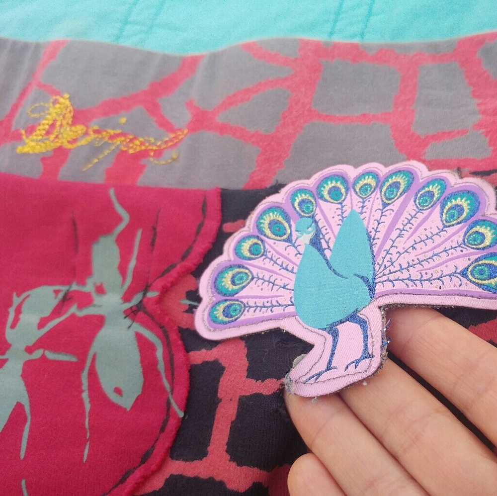 Desigual skirt *has a hole* - Picture 3 of 5